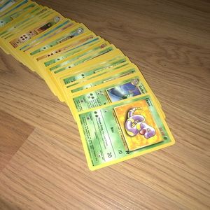 Random Pokémon Cards (90-100 ct.)